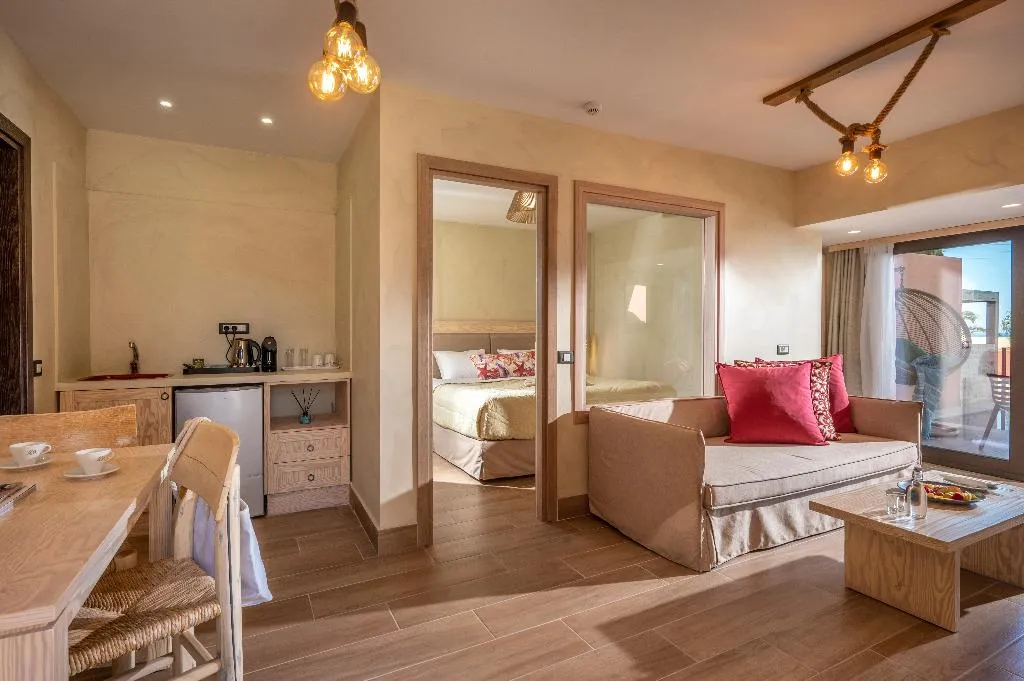 SUITE SEA VIEW WITH PRIVATE POOL Room, Esperides Resort Crete, Crete