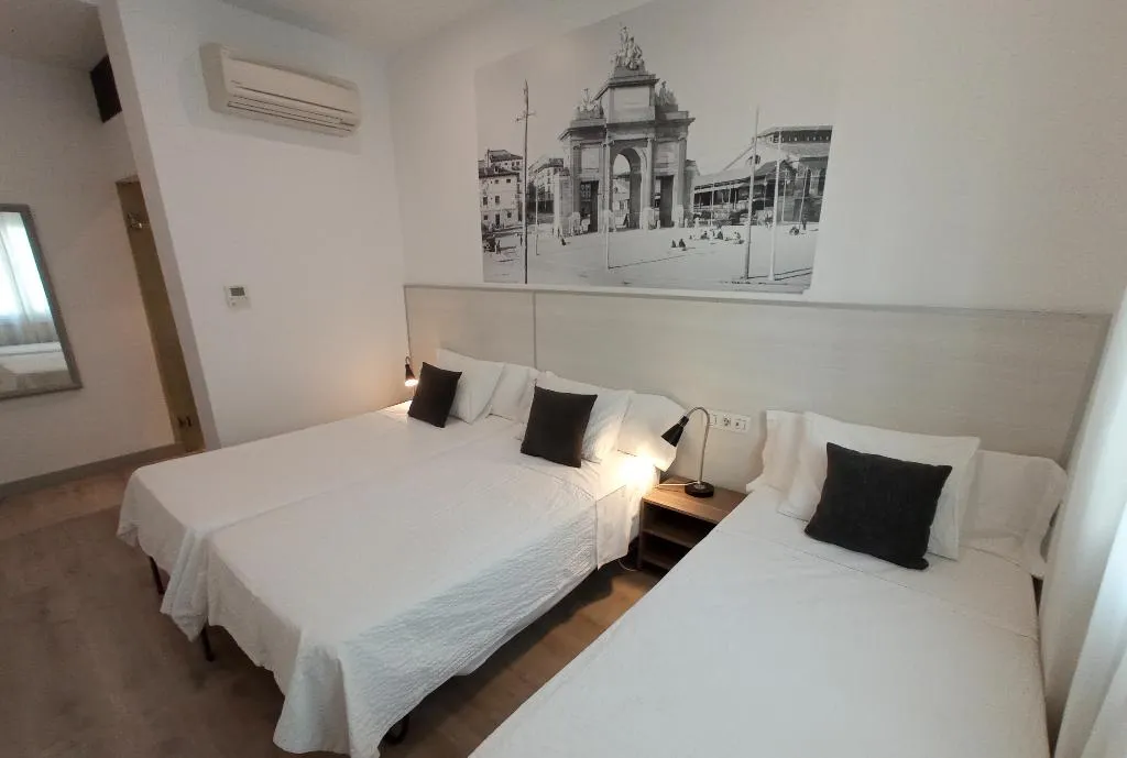 TRIPLE STANDARD Room, San Lorenzo, Madrid