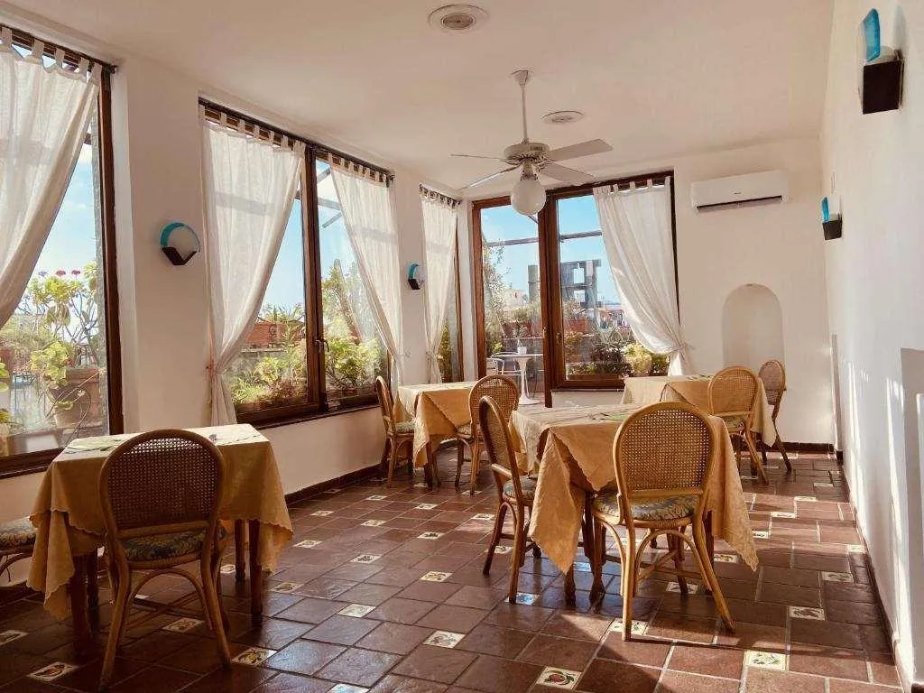 Room, Up Hotel, Naples