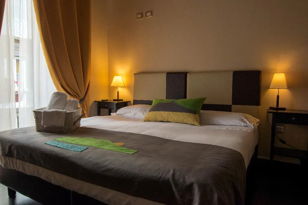 Double or Twin SUPERIOR Room, Hotel Plebiscito Aparthotel, Naples