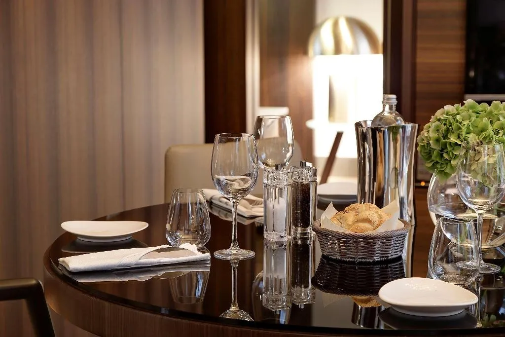 SUITE WITH TERRACE Room, Me Milan Il Duca, Milan