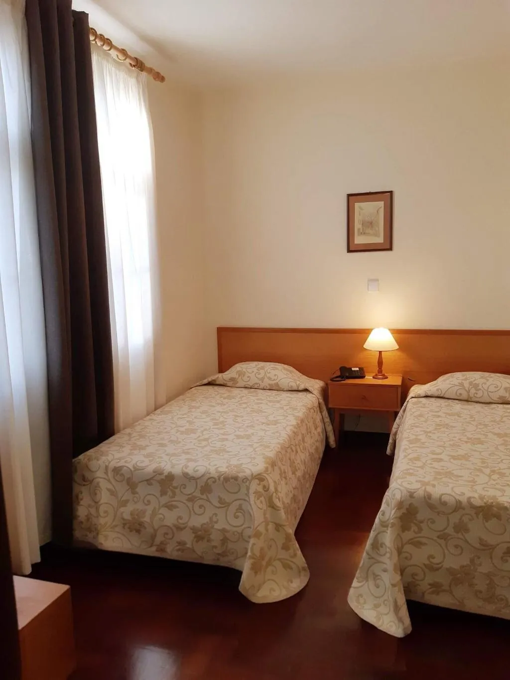 Room, Residencial Do Vale, Madeira
