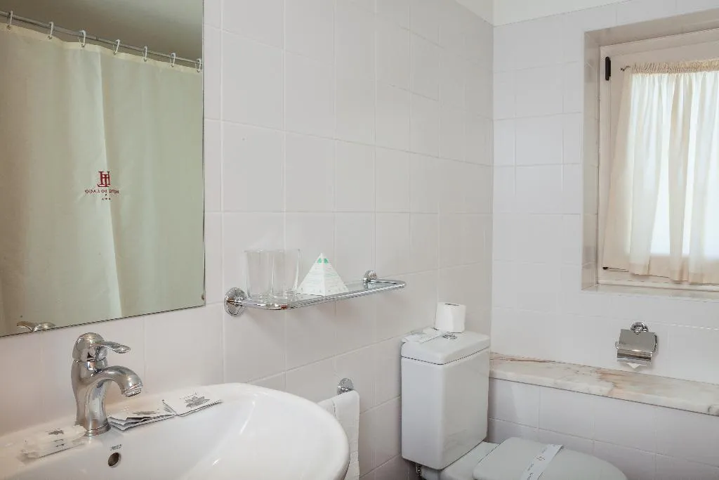 SINGLE STANDARD Room, Do Lago, Porto