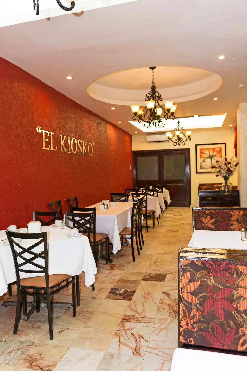 Restaurant, Del Paseo, Cancun Area