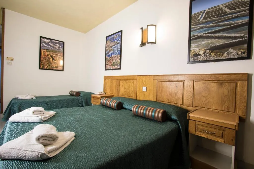 QUADRUPLE STANDARD Room, Canifor Hotel, Malta