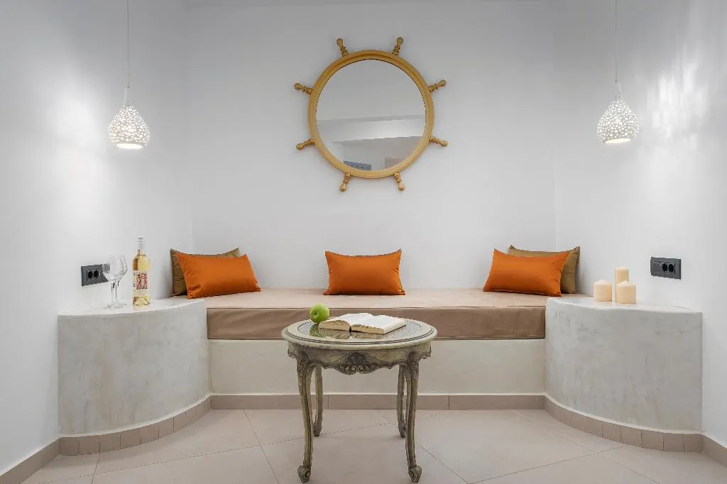 SUITE WITH JACUZZI Room, Sole D'Oro Luxury Suites, Santorini
