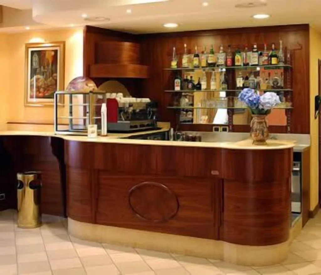 Bar, Hotel York, Milan
