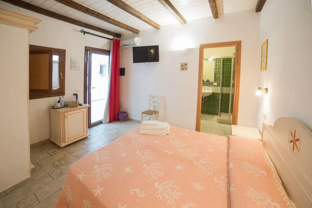 Room, Domus Olbia Inn, Olbia