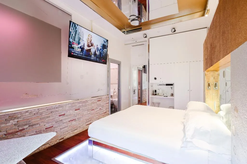 JUNIOR SUITE STANDARD Room, Hotel Trecento, Rome