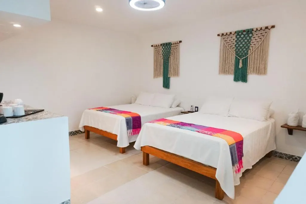 FAMILY ROOM TWO DOUBLE BEDS Room, Linda Vecindad Playa Del Carmen, Playa Del Carmen