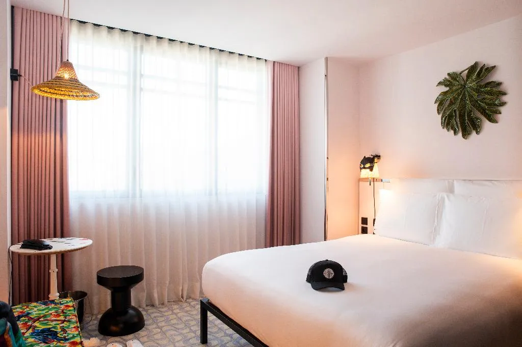 DOUBLE DELUXE Room, Mama Shelter Lisboa, Lisbon