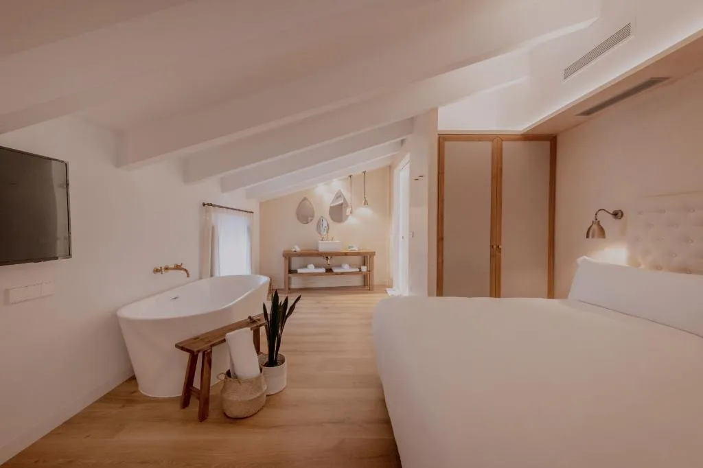 JUNIOR SUITE BASIC Room, Palau Macelli, Costa Brava