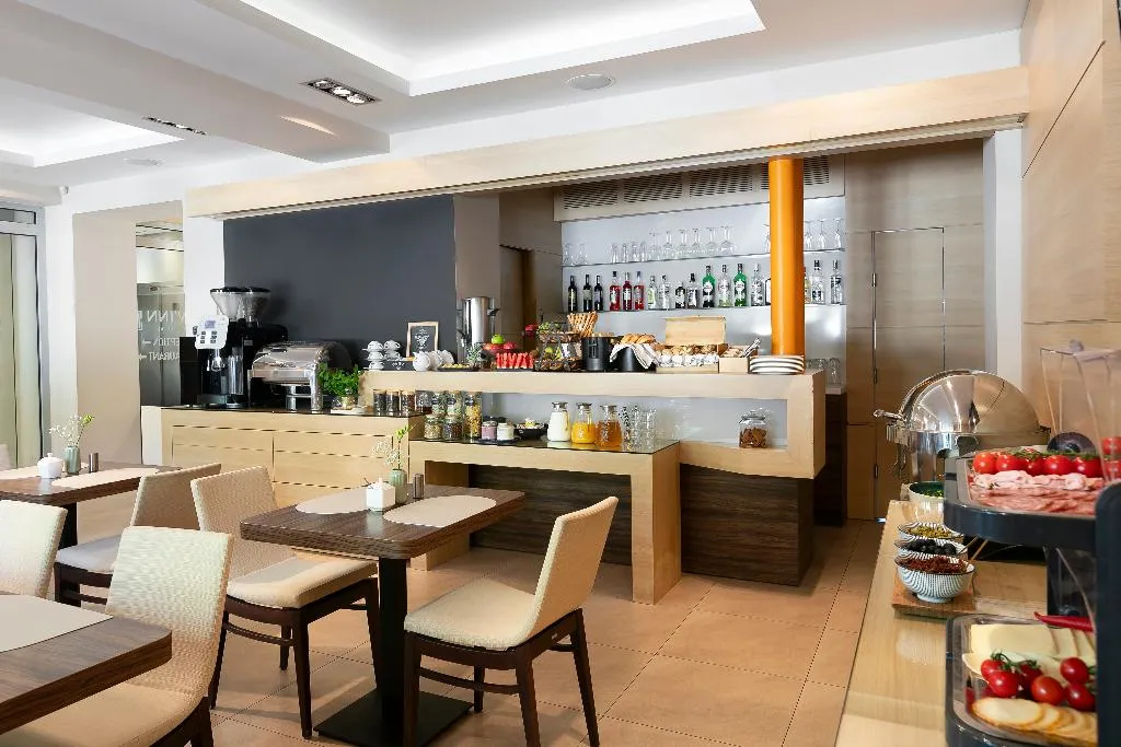 Restaurant, Liv'Inn Aparthotel, Krakow