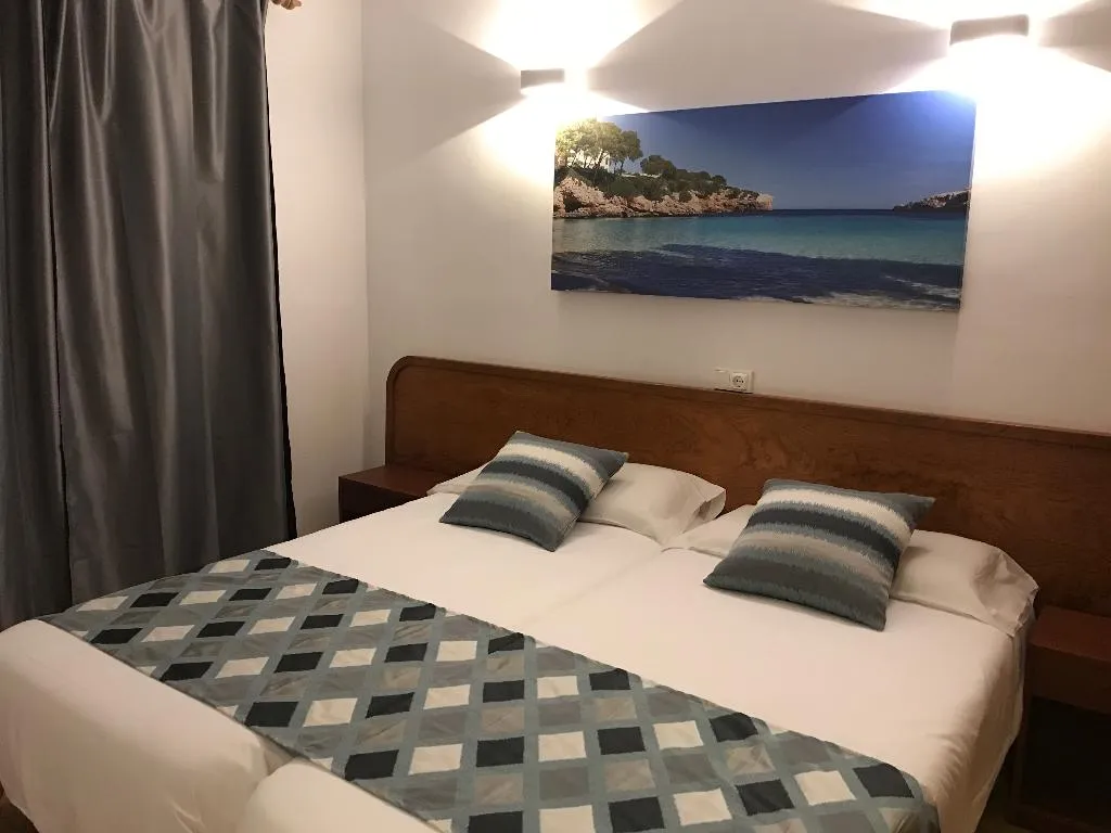 APARTMENT TWO BEDROOMS Room, R2 Cala Millor, Majorca