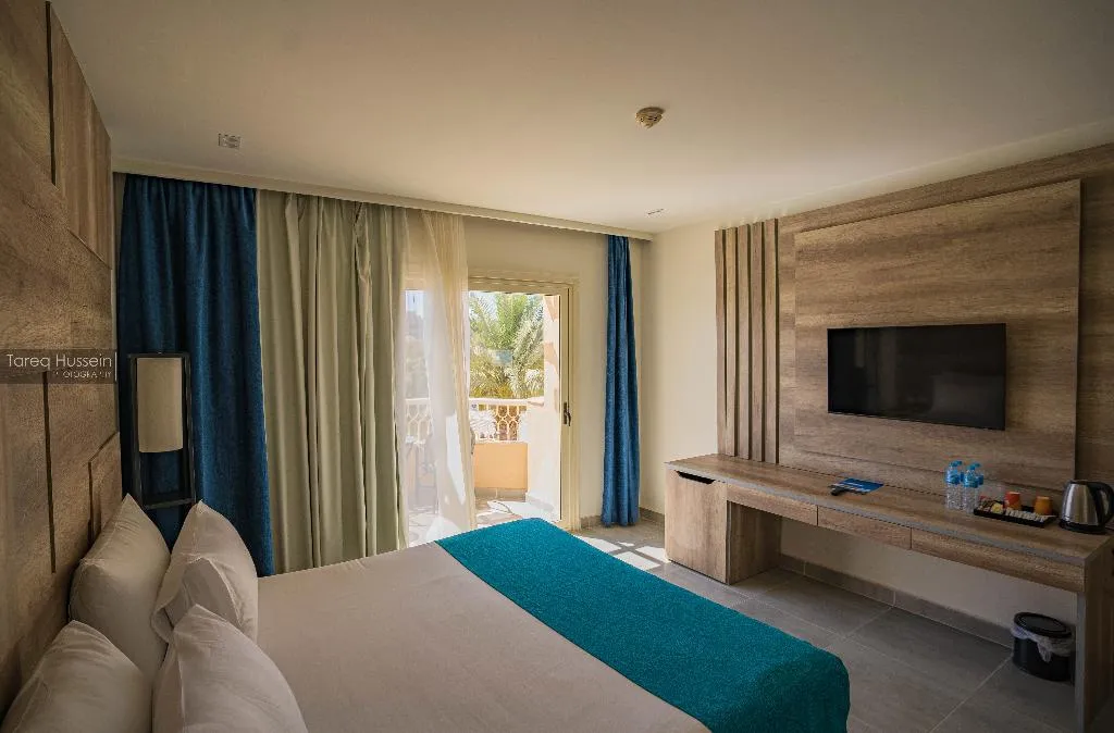 DOUBLE DELUXE SEA VIEW Room, Pyramisa Beach Resort Sahl Hasheesh, Red Sea Riviera