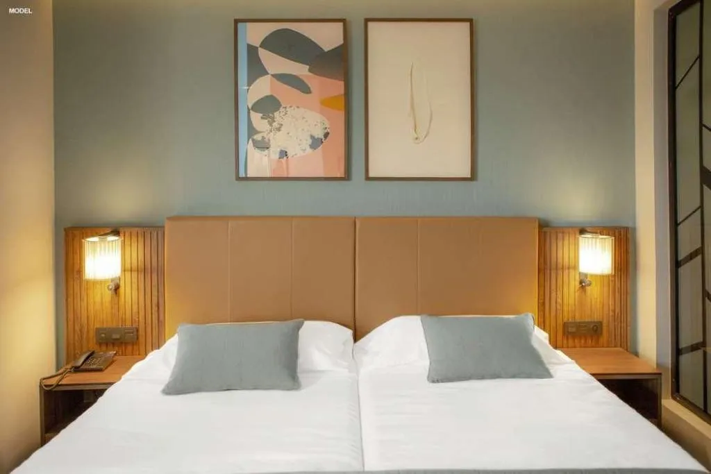 Room, Hotel Riu Plaza España, Madrid