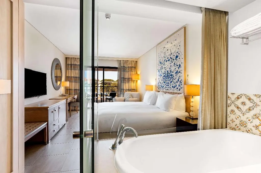 DOUBLE DELUXE Room, Hilton Vilamoura As Cascatas Golf Resort & Spa, Algarve