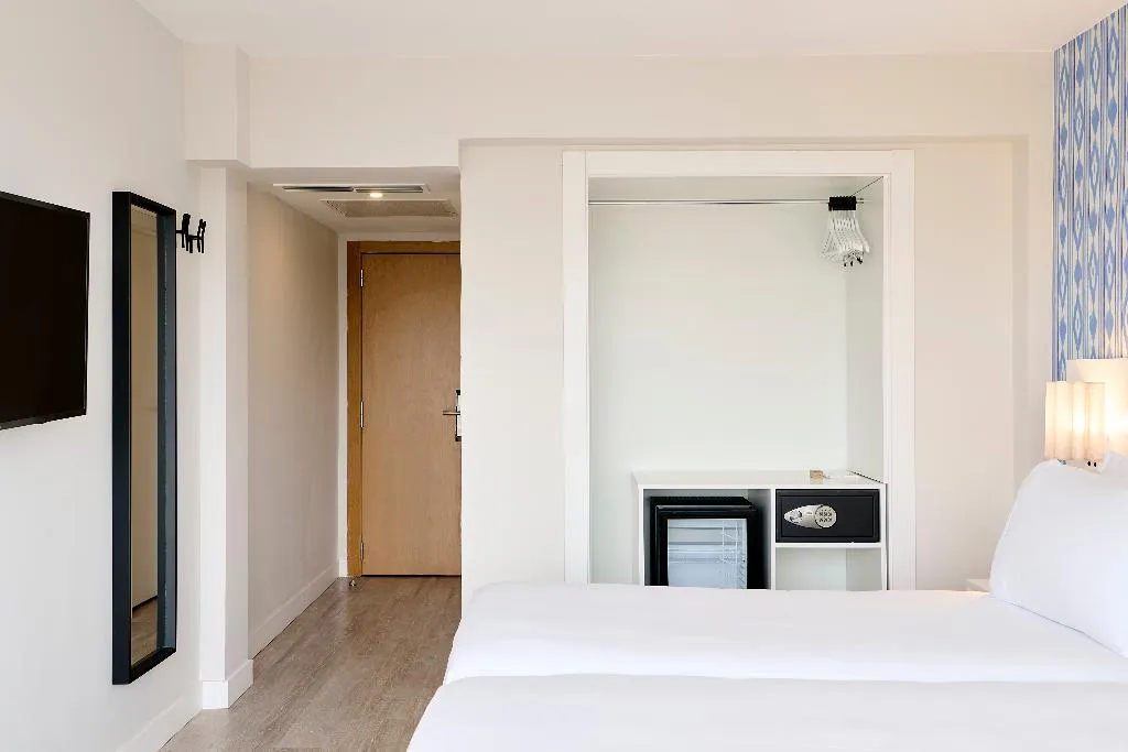 DOUBLE SINGLE USE DELUXE Room, Exe Portals Nous, Majorca