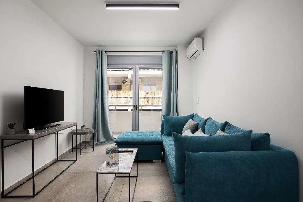 TRIPLE WITH BALCONY Room, Omnia Pagrati Apartments, Athens