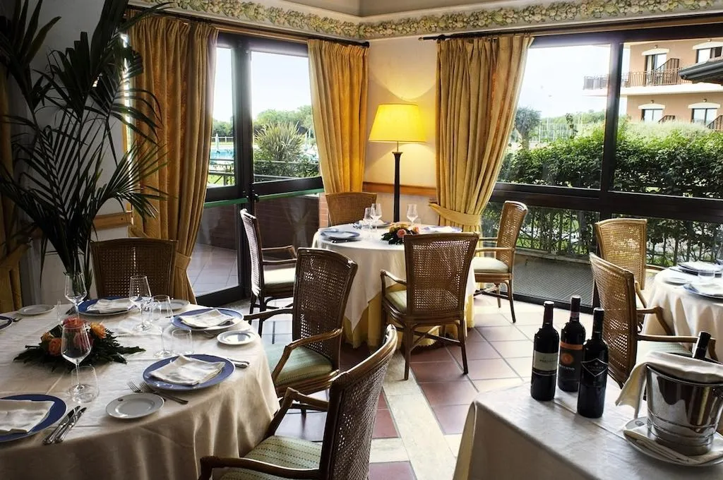 Restaurant, Resort Marina di Castello Golf & SPA, Naples