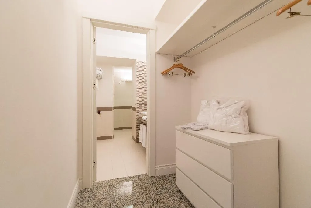 Room, Apartamentos Lungomare, Naples