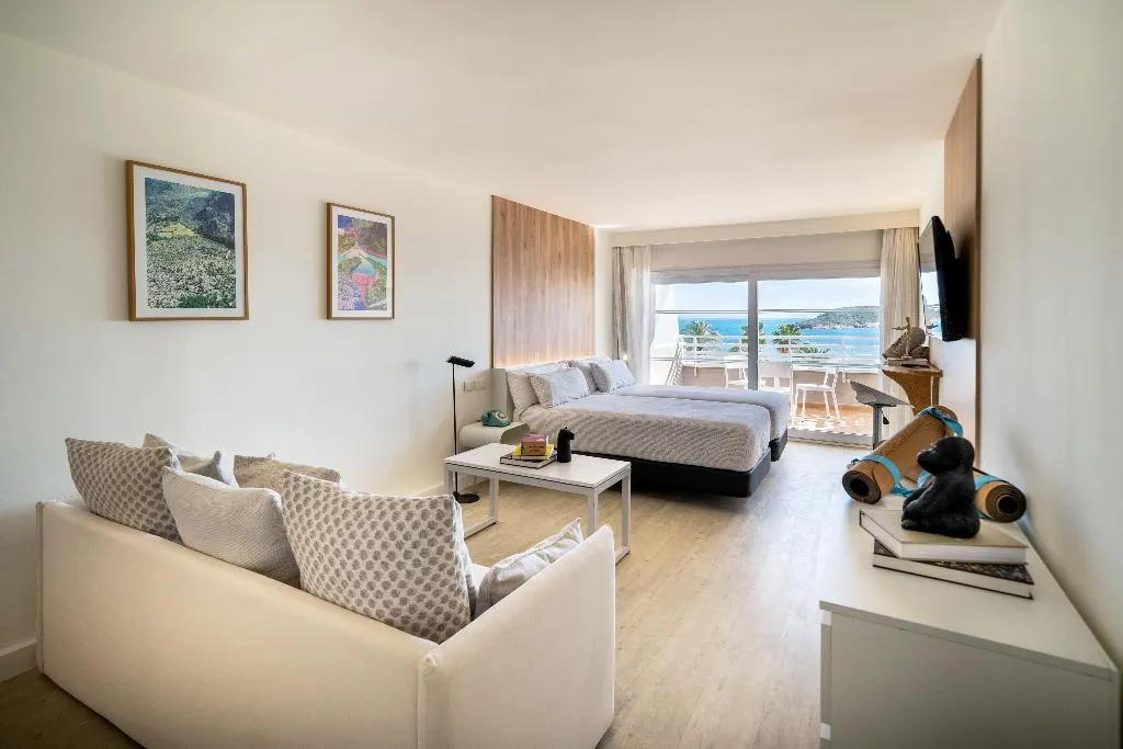 JUNIOR SUITE SEA FRONT Room, Innside Wave Calvia, Majorca