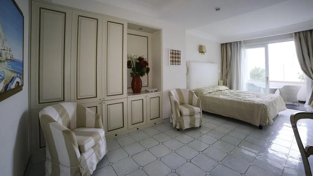 DOUBLE SUPERIOR QUEEN BED Room, Hotel Villa Fraulo, Naples