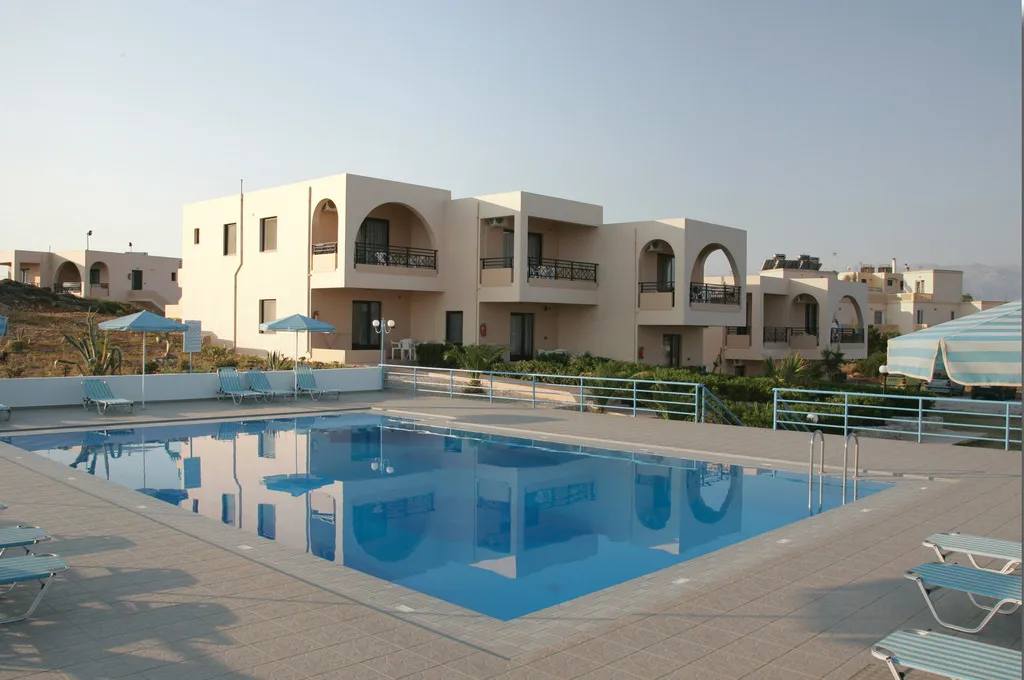 Pool, Nanakis beach apartments, Crete