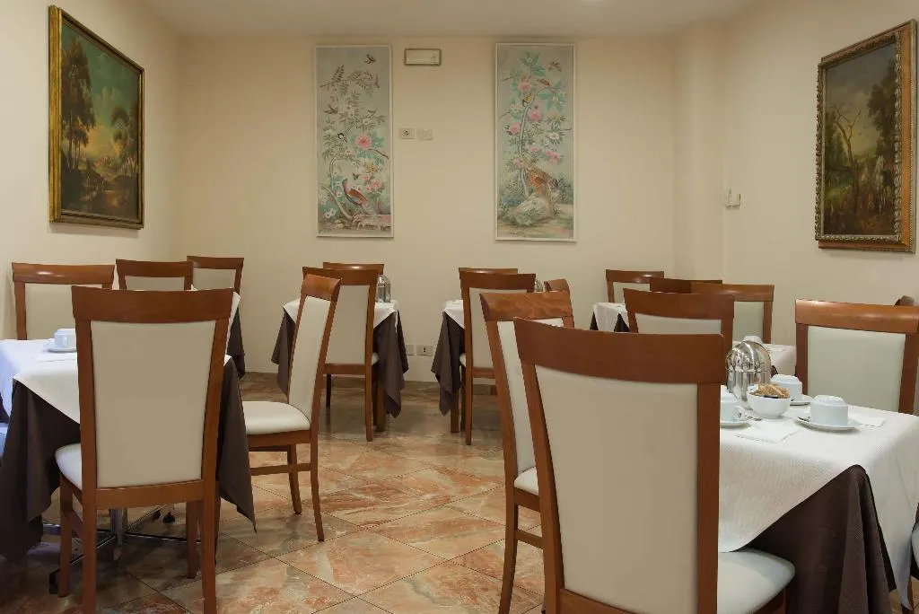 Restaurant, Atlantic Palace, Florence