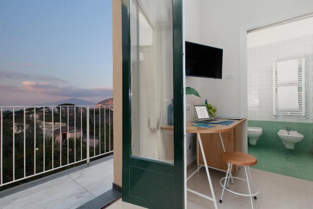 TWIN BUNK BED Room, Unconventional Sorrento Coast, Naples