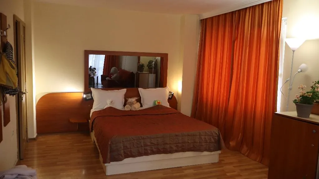 STUDIO DELUXE ONE BEDROOM Room, Palitra, Varna