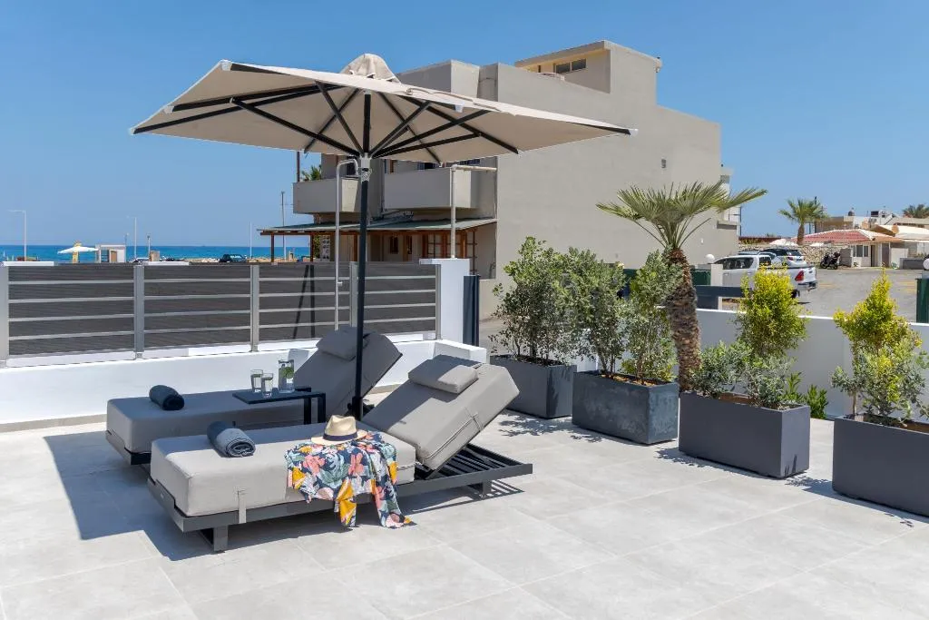 SUITE DELUXE WITH PRIVATE POOL Room, John Mary Apartments Gouves, Crete