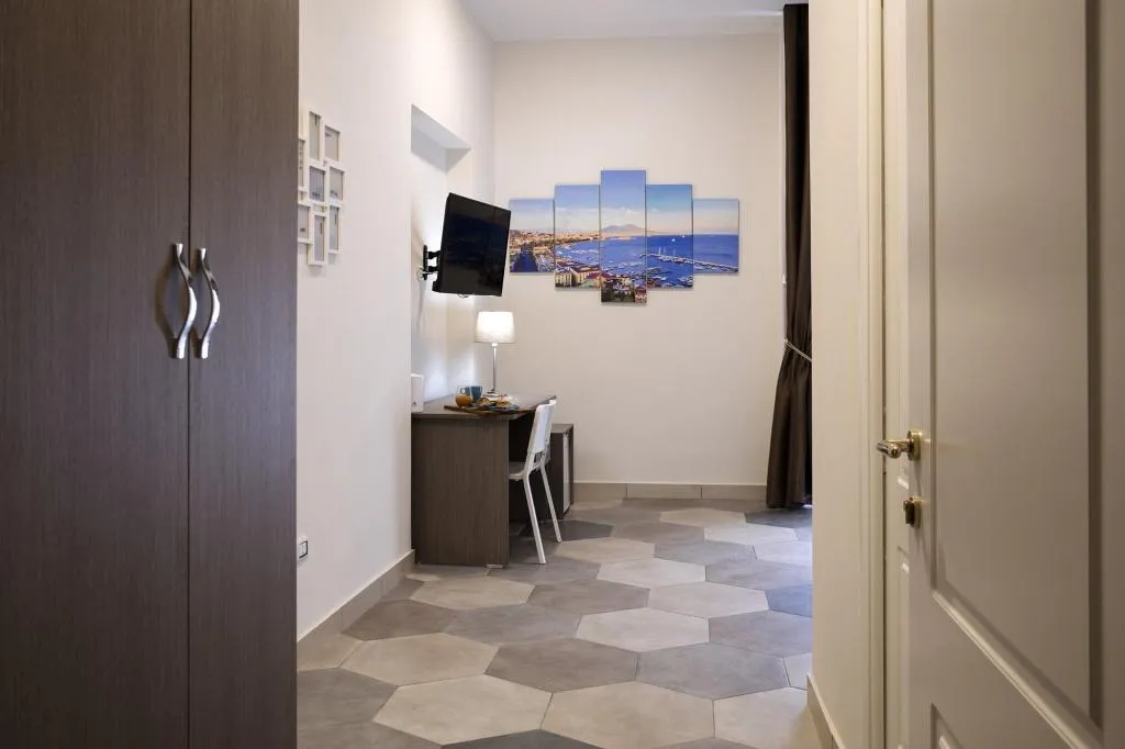 Room, B&B La Dimora del Conte, Naples