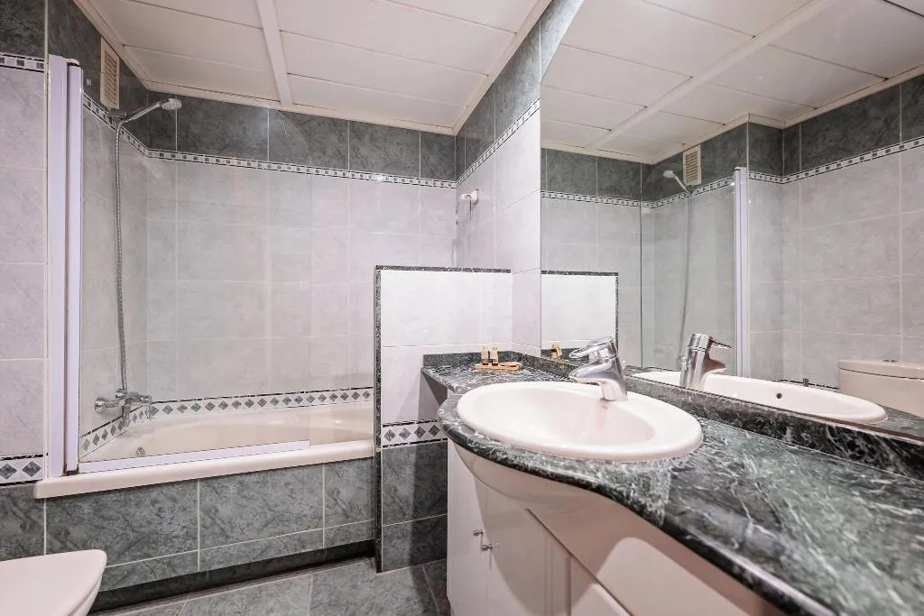 APARTMENT TWO BEDROOMS Room, Aparthotel Napols, Barcelona