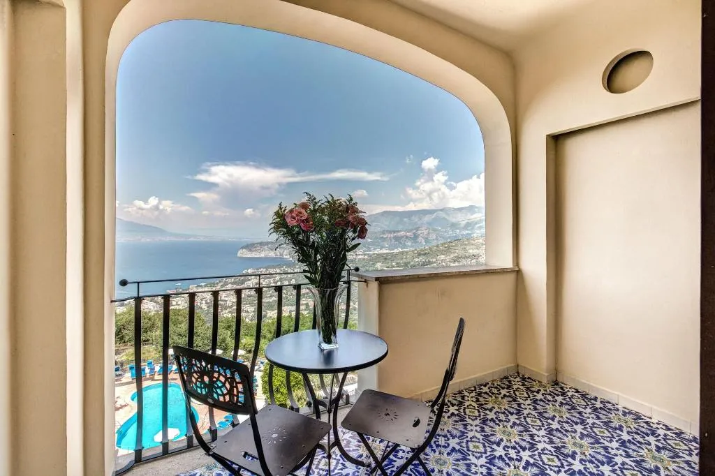 Room, Grand Hotel Hermitage & Villa Romita, Naples