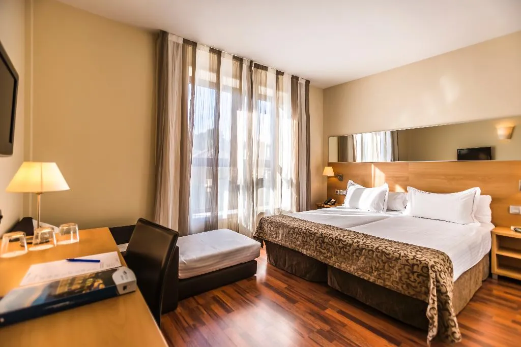 TRIPLE STANDARD Room, Desitges, Barcelona