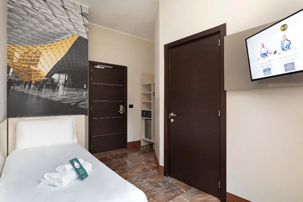 SINGLE STANDARD Room, B&B Hotel Milano Sant'Ambrogio, Milan