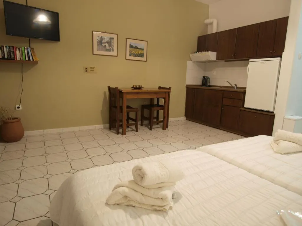 STUDIO STANDARD Room, Kleopatra Traditional Hotel, Kalamata