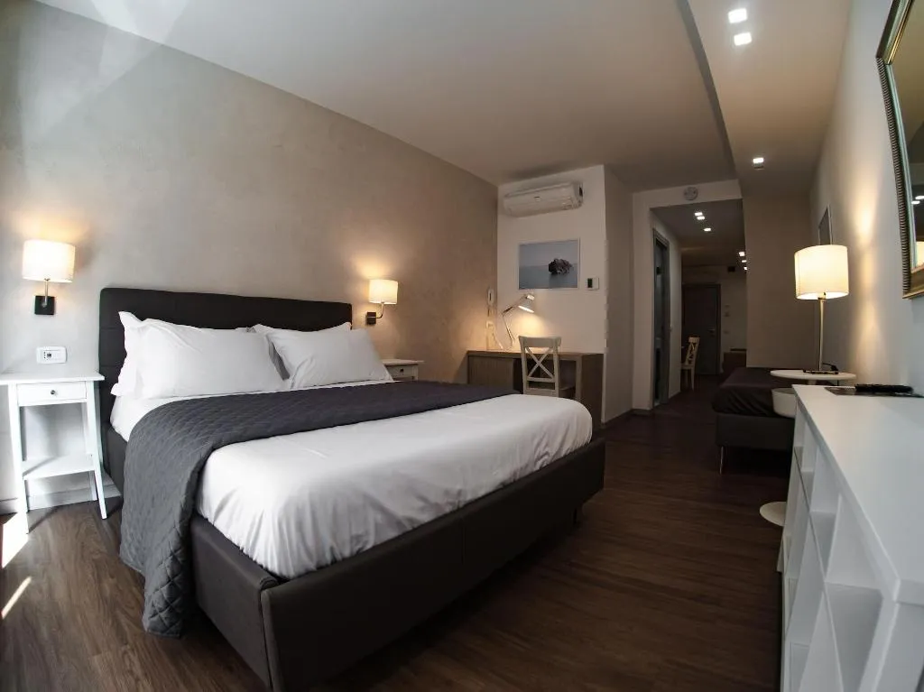 Room, Prestige Rooms Chiaia, Naples