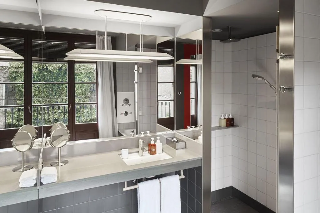 SUITE KING SIZE BED Room, Casa Camper Barcelona, Barcelona