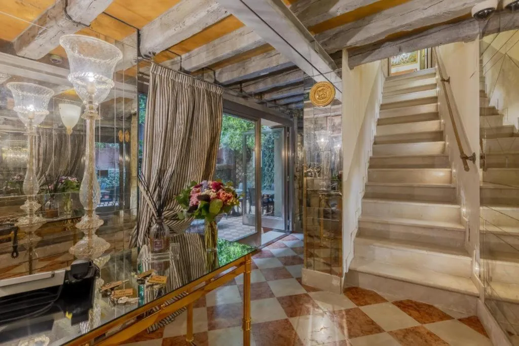 Lobby, Ca' dell'Arte, Venice