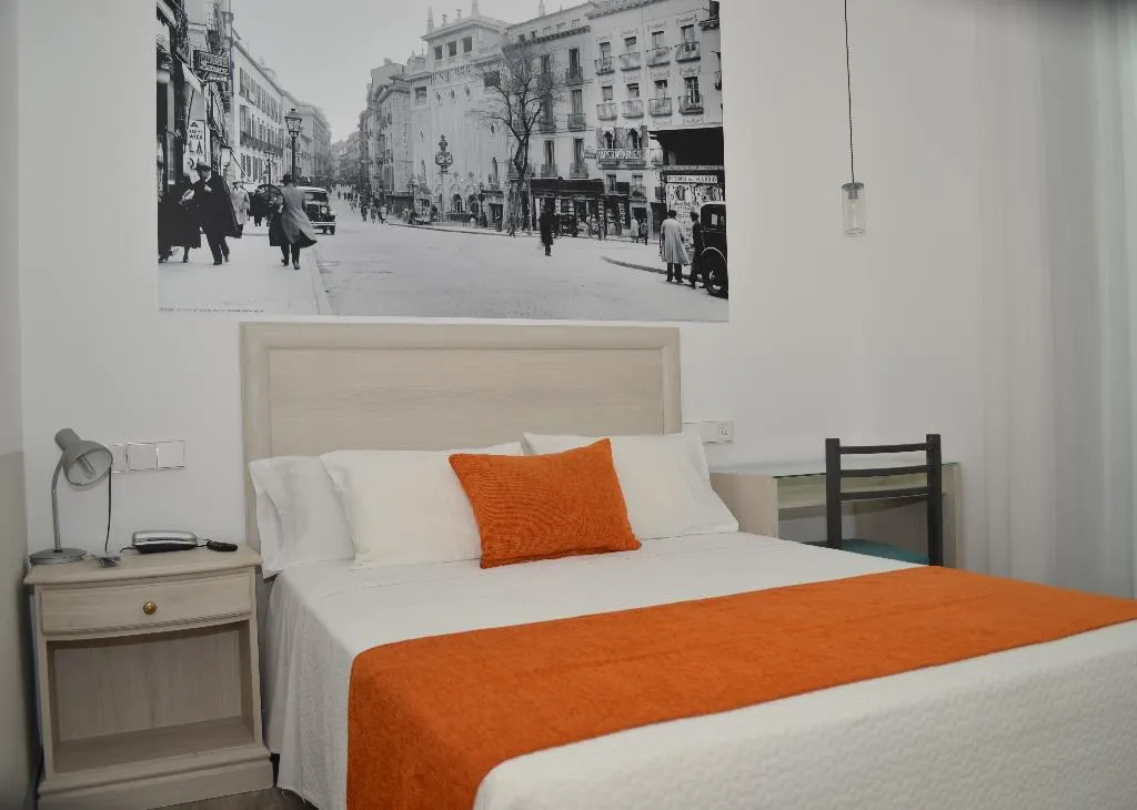 SINGLE STANDARD Room, San Lorenzo, Madrid