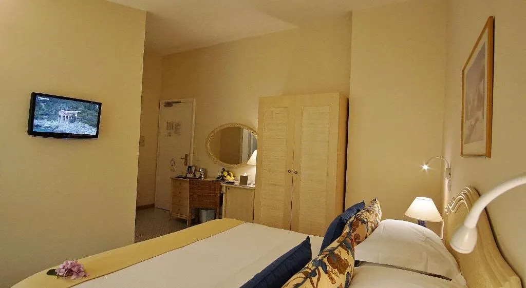 Room, Grand Hotel Aminta, Naples
