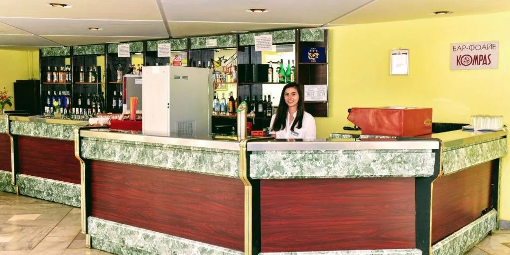 Bar, Kompas, Varna