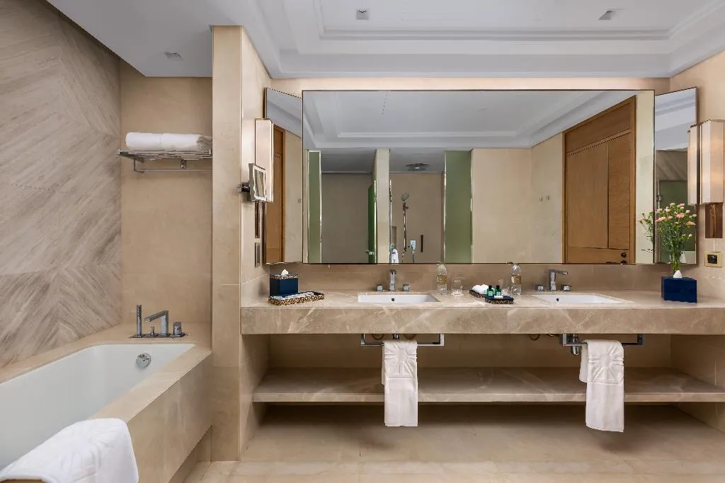 SUITE TWO BEDROOMS Room, Taj Exotica Resort & Spa, The Palm Dubai, Dubai
