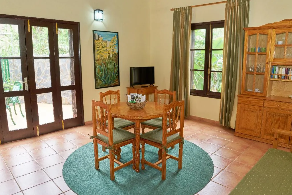 APARTMENT CAPACITY 5 TWO BEDROOMS Room, Finca Piñero, Tenerife