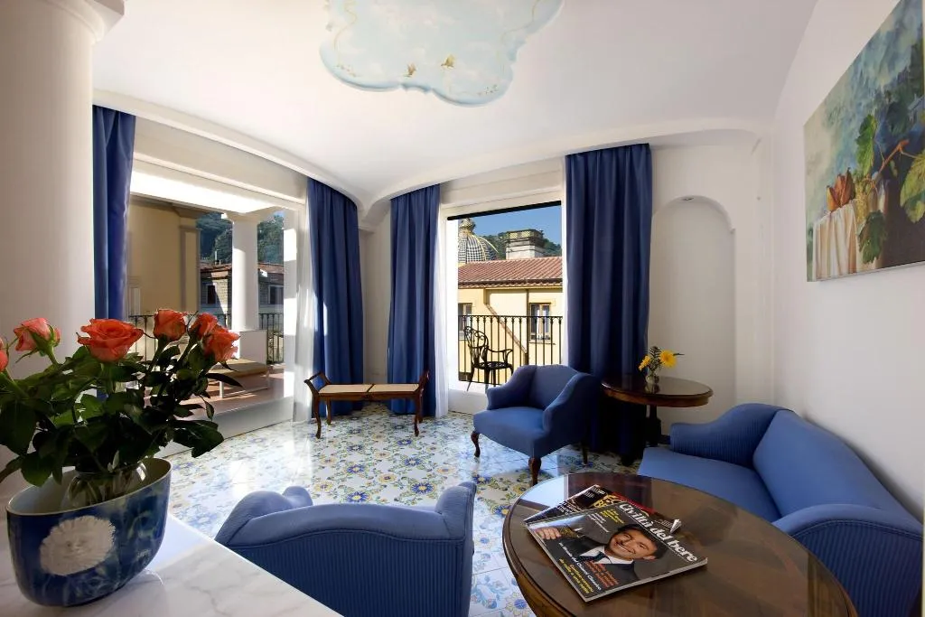 JUNIOR SUITE GARDEN VIEW Room, Grand Hotel la Favorita, Naples