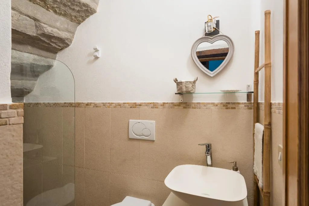 APARTMENT CAPACITY 2 Room, Un Petit Paradis, Perugia