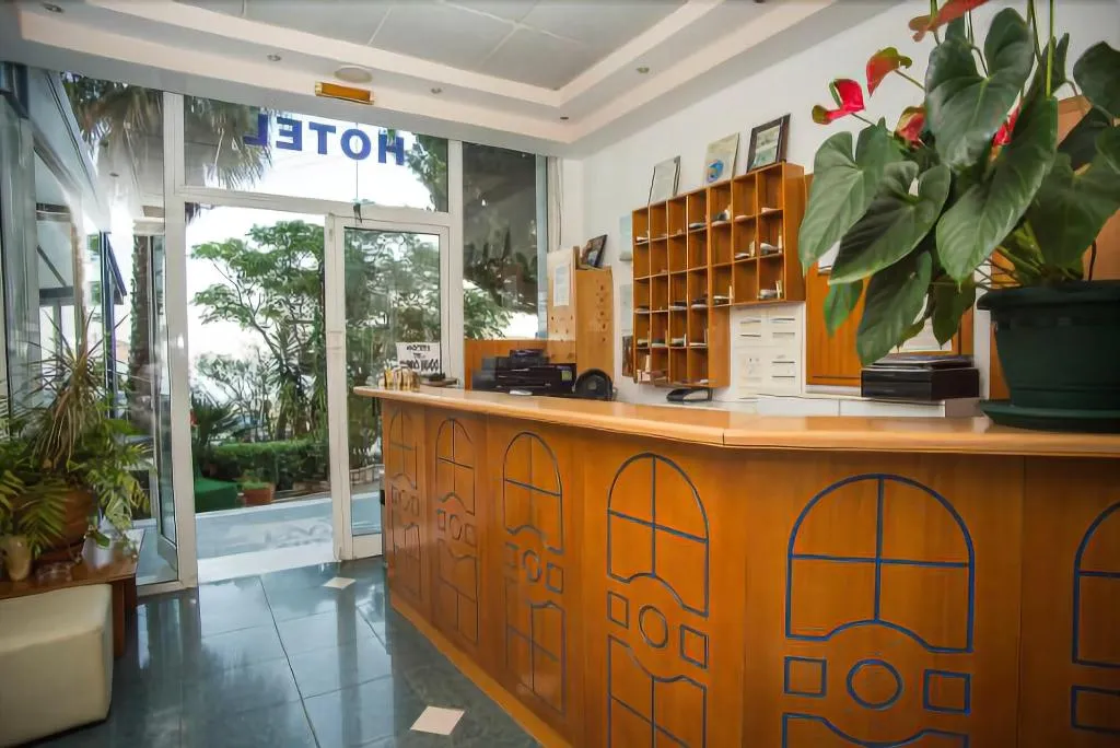 Lobby, Kiani Akti, Athens