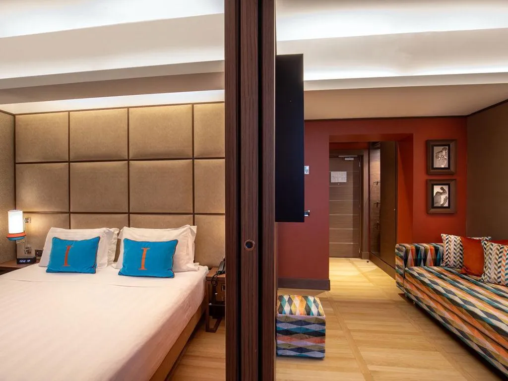 JUNIOR SUITE CLASSIC Room, The Independent Hotel, Rome
